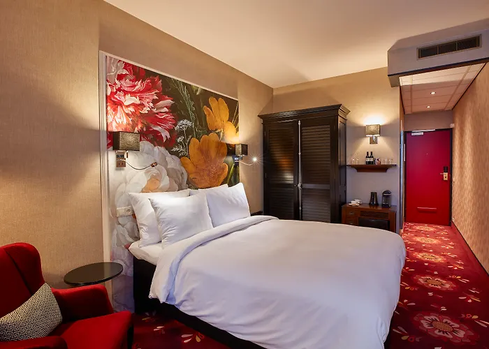 Carlton Ambassador Hotel